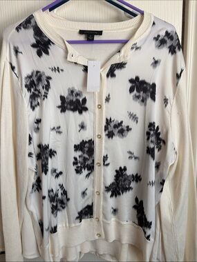 Ann Taylor Cream and Black Floral Button-Front Top